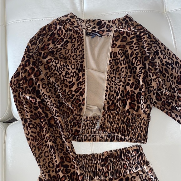 Velour track suit - Picture 2 of 3